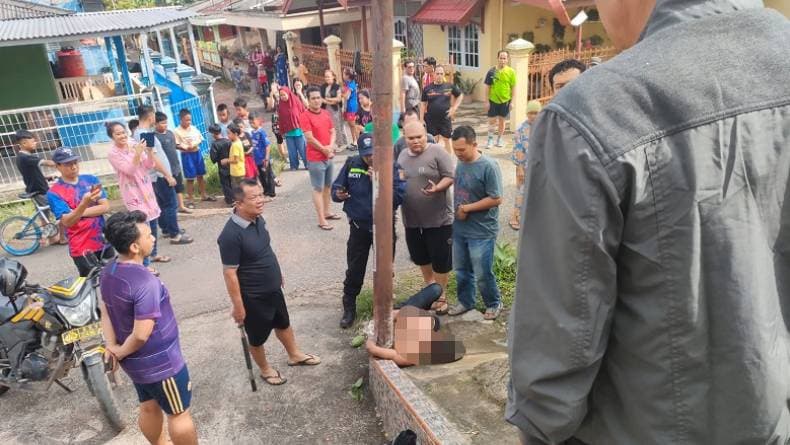 Tepergok Hendak Curi Kotak Amal Masjid, Pemuda di Jambi Diikat ke Tiang Listrik Tepergok Hendak Curi Kotak Amal Masjid, Pemuda di Jambi Diikat ke Tiang Listrik