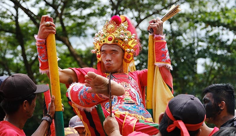 Ritual Tatung Menyucikan Kota Singkawang, Dukun Kerasukan Arwah Leluhur Ritual Tatung Menyucikan Kota Singkawang, Dukun Kerasukan Arwah Leluhur