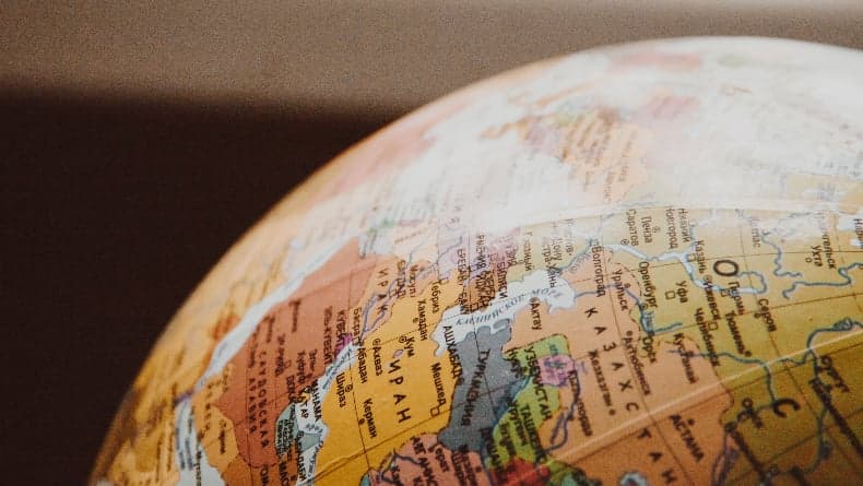 Khatulistiwa, Garis Tengah Bumi yang Membagi Dua Bagian Khatulistiwa, Garis Tengah Bumi yang Membagi Dua Bagian