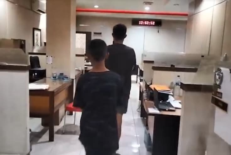 Remaja 13 Tahun Diperkosa dan Digilir 3 Pria, 2 Pelaku Kakak Adik Remaja 13 Tahun Diperkosa dan Digilir 3 Pria, 2 Pelaku Kakak Adik