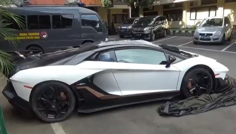 Lamborghini Viral Berpelat Nomor Palsu di Bali Terdaftar Milik Perusahaan di Bandung Lamborghini Viral Berpelat Nomor Palsu di Bali Terdaftar Milik Perusahaan di Bandung