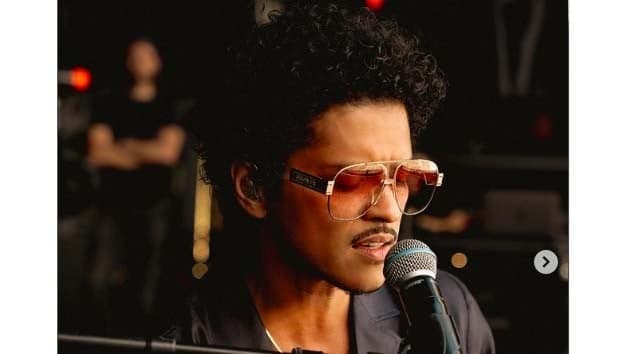 Lirik Lagu Billionaire-Bruno Mars dan Terjemahan ft. Travie McCoy, Mimpi Menjadi Orang Kaya Lirik Lagu Billionaire-Bruno Mars dan Terjemahan ft. Travie McCoy, Mimpi Menjadi Orang Kaya