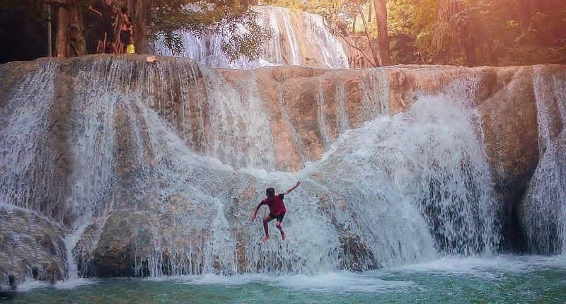 Cantiknya Air Terjun Oenesu di Kupang, Berundak dan Tersembunyi di Tengah Hutan Cantiknya Air Terjun Oenesu di Kupang, Berundak dan Tersembunyi di Tengah Hutan