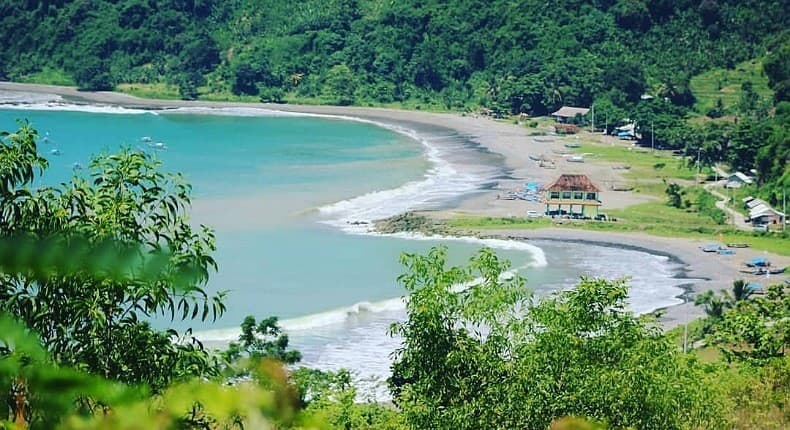Mengintip Pantai Cibareno yang Tersembunyi di Banten, Berbentuk Love dan Eksotis Mengintip Pantai Cibareno yang Tersembunyi di Banten, Berbentuk Love dan Eksotis