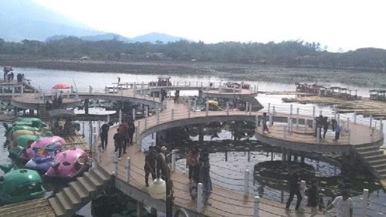 Harga Tiket Masuk Situ Bagendit Garut, Murah Meriah dengan Pemandangan Indah Harga Tiket Masuk Situ Bagendit Garut, Murah Meriah dengan Pemandangan Indah