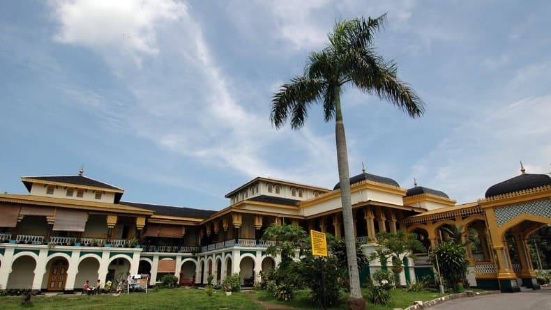 Harga Tiket Masuk Istana Maimun, Jam Buka hingga Daya Tarik yang Jarang Diketahui Harga Tiket Masuk Istana Maimun, Jam Buka hingga Daya Tarik yang Jarang Diketahui