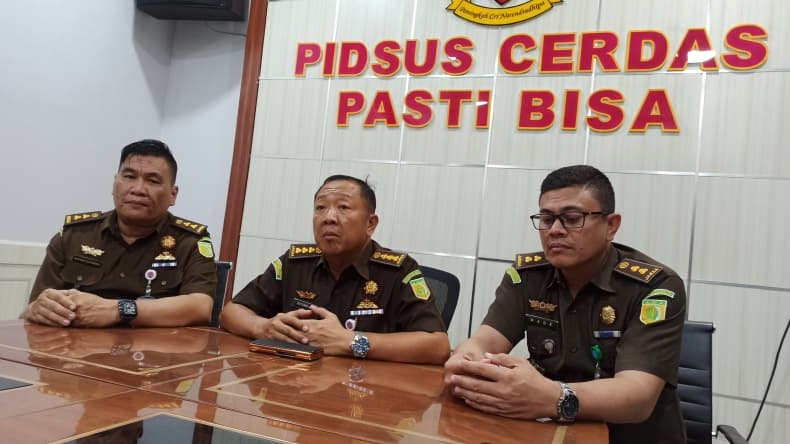 Tersangka Korupsi DLH Bandarlampung Kembalikan Kerugian Negara Rp108 Juta Tersangka Korupsi DLH Bandarlampung Kembalikan Kerugian Negara Rp108 Juta