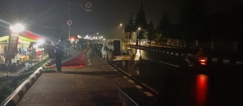 Viral Warga Keluhkan Parkir Liar di Area Luar Stadion Pakansari Bogor, Polisi Turun Tangan Viral Warga Keluhkan Parkir Liar di Area Luar Stadion Pakansari Bogor, Polisi Turun Tangan
