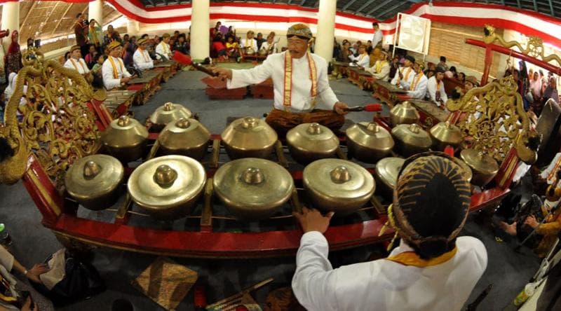 Asal Usul Nama Gamelan, Sejarah dan Jenis Alat Musiknya Asal Usul Nama Gamelan, Sejarah dan Jenis Alat Musiknya