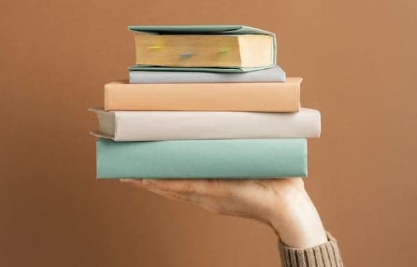 15 Contoh Majas Metafora, Ciri dan Penjelasan Artinya 15 Contoh Majas Metafora, Ciri dan Penjelasan Artinya