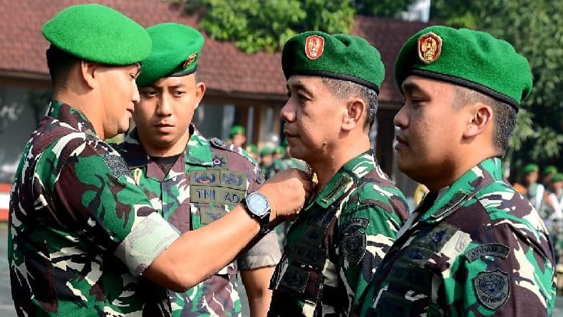 Kapendam III Siliwangi Adhe Hansen Naik Pangkat Kolonel, Ini Perjalanan Kariernya Kapendam III Siliwangi Adhe Hansen Naik Pangkat Kolonel, Ini Perjalanan Kariernya