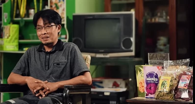 Beralih dari Marmer, Pria Ini Sukses Geluti Usaha Keripik Buah dan Sayur Beralih dari Marmer, Pria Ini Sukses Geluti Usaha Keripik Buah dan Sayur