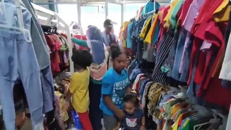 10 Arti Mimpi Membeli Baju Baru, Pertanda Baik atau Buruk? 10 Arti Mimpi Membeli Baju Baru, Pertanda Baik atau Buruk?