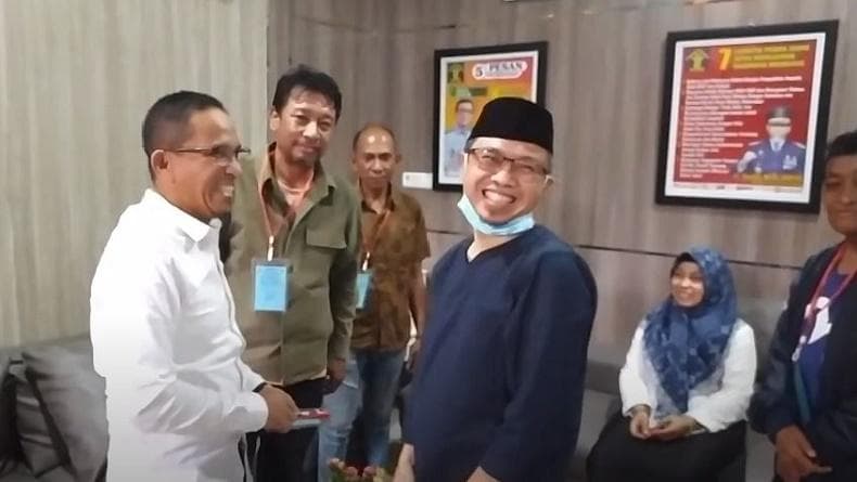 Ketua Perindo Sulteng Temui Yahdi Basma di Tahahan, Berharap Ada Amnesti Presiden Ketua Perindo Sulteng Temui Yahdi Basma di Tahahan, Berharap Ada Amnesti Presiden