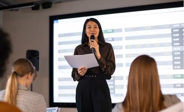 Contoh Teks MC Non Formal Lucu dan Menarik, Bisa Mencairkan Suasana! Contoh Teks MC Non Formal Lucu dan Menarik, Bisa Mencairkan Suasana!