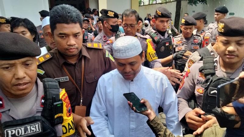 Gus Nur dan Bambang Tri Divonis 6 Tahun Penjara atas Kasus Ujaran Kebencian Gus Nur dan Bambang Tri Divonis 6 Tahun Penjara atas Kasus Ujaran Kebencian