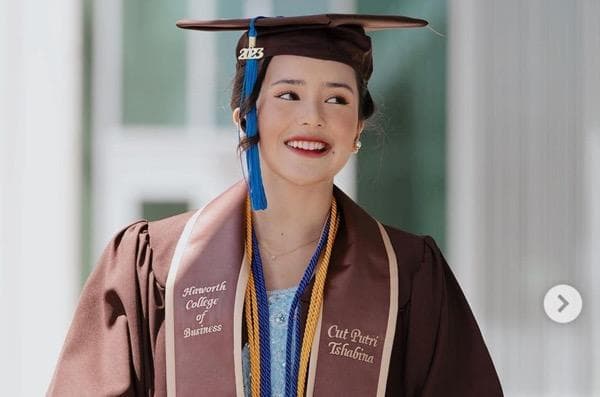 Arti Summa Cumlaude yang Disandang Beby Tsabina dan Bedanya dengan Cum Laude Arti Summa Cumlaude yang Disandang Beby Tsabina dan Bedanya dengan Cum Laude