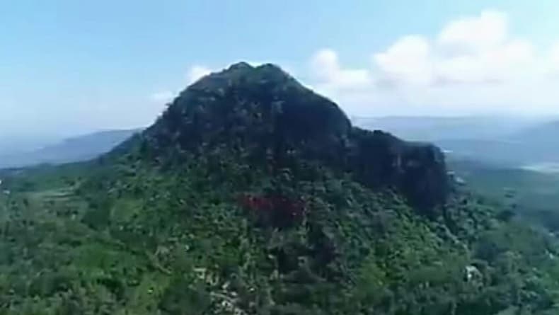 Misteri Gunung Jimat di Pemalang, Ada Makam Tua yang Dianggap Keramat Misteri Gunung Jimat di Pemalang, Ada Makam Tua yang Dianggap Keramat