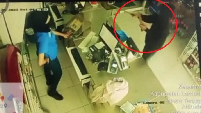Viral Toko Dekat Bandara Lombok Disatroni Perampok, Pegawai Ditodong Parang Viral Toko Dekat Bandara Lombok Disatroni Perampok, Pegawai Ditodong Parang