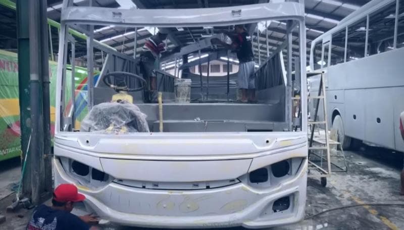 Ini Tahapan Beli Bus Baru hingga Siap Beroperasi, dari Sasis Datang sampai Semua Persyaratan Terpenuhi Ini Tahapan Beli Bus Baru hingga Siap Beroperasi, dari Sasis Datang sampai Semua Persyaratan Terpenuhi