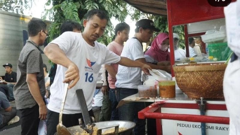 16 Gerobak Makanan Tradisional Ramaikan Pesta Rakyat Partai Perindo, Bisa Dinikmati Gratis 16 Gerobak Makanan Tradisional Ramaikan Pesta Rakyat Partai Perindo, Bisa Dinikmati Gratis