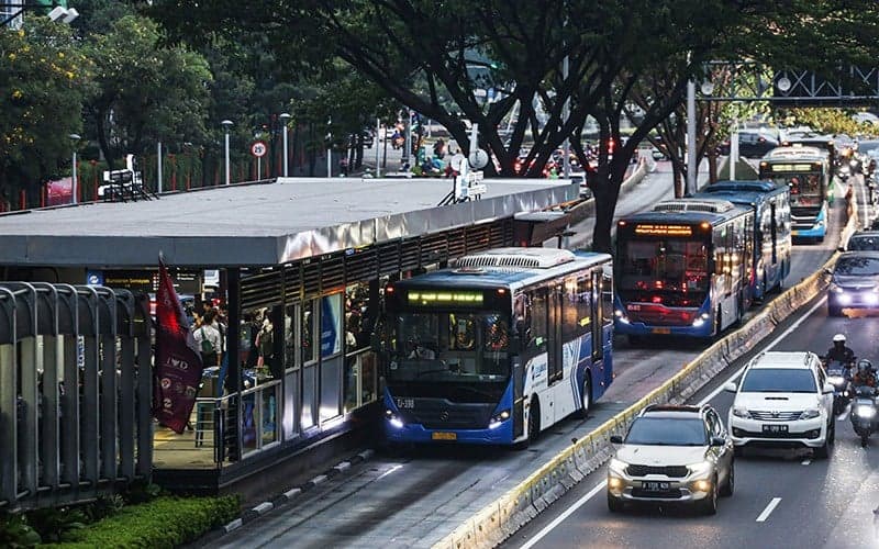 Ini Cara Akses Kereta Cepat Whoosh di Stasiun Halim Naik Transjakarta, Catat Rutenya Ini Cara Akses Kereta Cepat Whoosh di Stasiun Halim Naik Transjakarta, Catat Rutenya