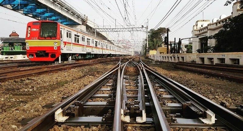 Legenda Urban Paling Sensasional, Stasiun Gaib di Jalur KRL Jakarta-Bogor Legenda Urban Paling Sensasional, Stasiun Gaib di Jalur KRL Jakarta-Bogor