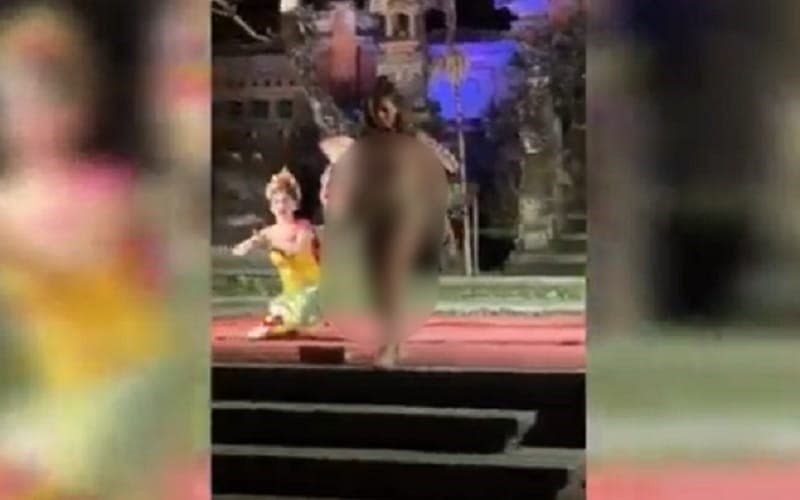 Bule Jerman Bugil saat Pentas Tari Bali di Ubud Dibawa ke RSJ Bangli Bule Jerman Bugil saat Pentas Tari Bali di Ubud Dibawa ke RSJ Bangli