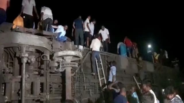 Tabrakan Kereta di India, Korban Tewas Tembus 200 Orang