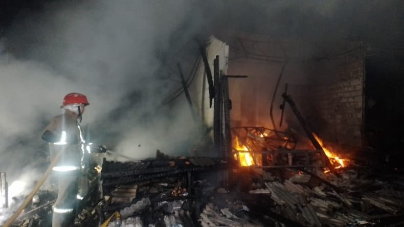 Pasar Penampungan di Tipar Gede Sukabumi Terbakar, 6 Kios Ludes Dilalap Api