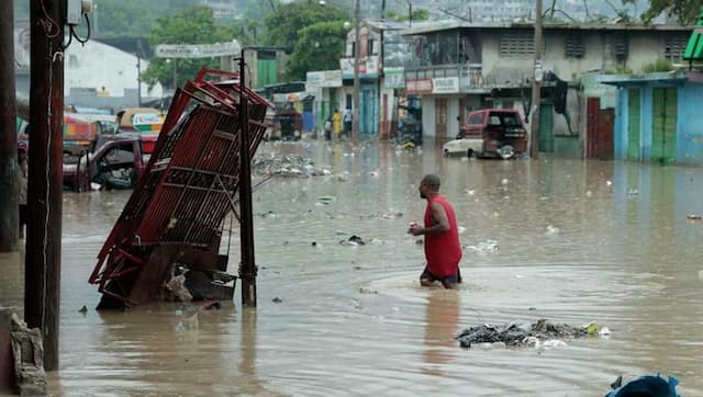 Banjir Tewaskan 42 Orang dan Ribuan Lainnya Kehilangan Tempat Tinggal