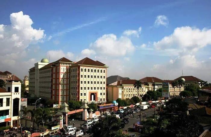 Keunikan Nama UIN Syarif Hidayatullah Jakarta, tapi Lokasi di Ciputat Keunikan Nama UIN Syarif Hidayatullah Jakarta, tapi Lokasi di Ciputat