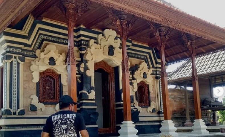 9 Nama Rumah Adat Bali Berikut Fungsinya, Unik Penuh Makna Filosofi 9 Nama Rumah Adat Bali Berikut Fungsinya, Unik Penuh Makna Filosofi