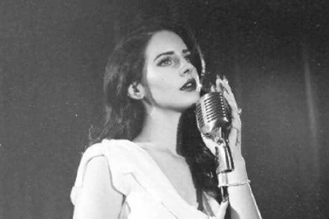 Lirik Lagu Radio-Lana Del Rey dan Terjemahan, Ceritakan Perjalan Karier Sang Diva Lirik Lagu Radio-Lana Del Rey dan Terjemahan, Ceritakan Perjalan Karier Sang Diva