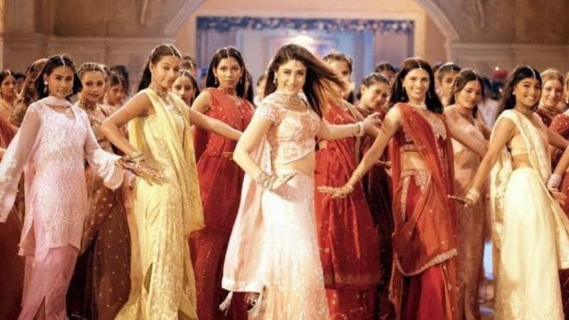 Lirik Lagu Bole Chudiyan dan Terjemahan, OST Populer Film India Kabhi Khushi Kabu Gham Lirik Lagu Bole Chudiyan dan Terjemahan, OST Populer Film India Kabhi Khushi Kabu Gham