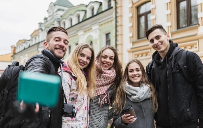 Ras Kaukasoid: Asal-usul, Ciri-ciri dan Contoh Sukunya Ras Kaukasoid: Asal-usul, Ciri-ciri dan Contoh Sukunya