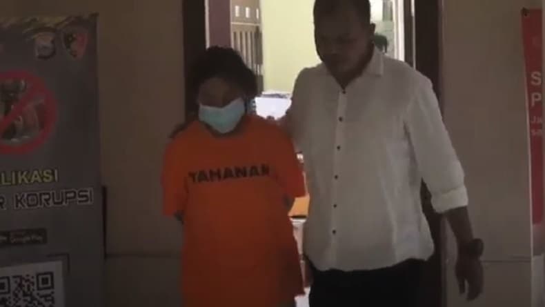 Mahasiswa Rekam Tetangga Kos Lagi Bugil, lalu Ancam Sebar Jika Tak Mau Diajak Bercinta Mahasiswa Rekam Tetangga Kos Lagi Bugil, lalu Ancam Sebar Jika Tak Mau Diajak Bercinta