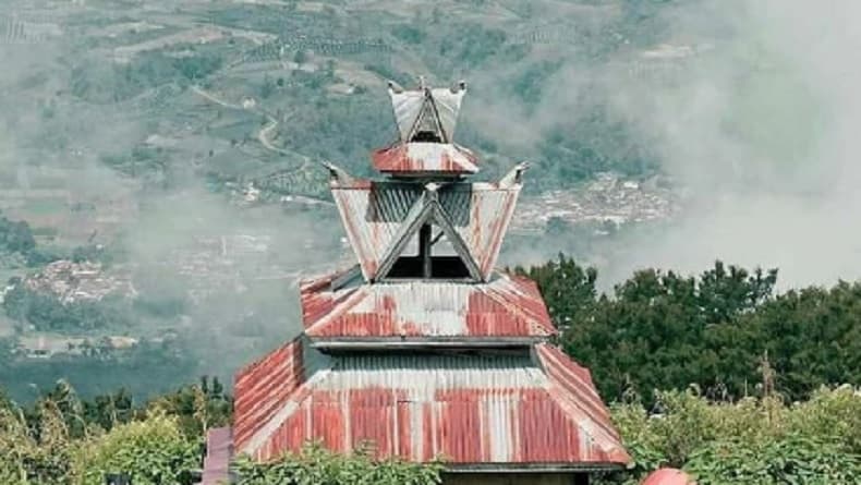 7 Bukit yang Ada di Sumatera Utara, Nomor 5 Konon Bisa Bikin Lupa Mantan Pacar 7 Bukit yang Ada di Sumatera Utara, Nomor 5 Konon Bisa Bikin Lupa Mantan Pacar