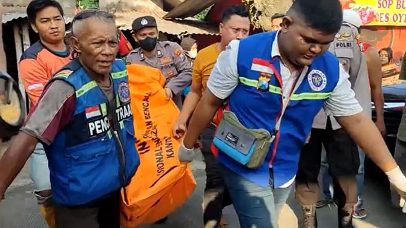 Polisi Selidiki Penyebab Kematian Pelayan Warung Kopi Jasadnya Ditemukan Setengah Telanjang Polisi Selidiki Penyebab Kematian Pelayan Warung Kopi Jasadnya Ditemukan Setengah Telanjang