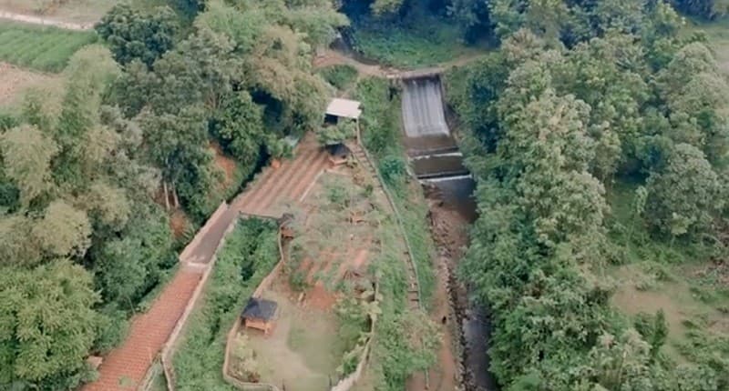 Kampung Unik di Kediri, Singgah ke Desa Kuno Ada Gua Purba Dalamnya Pemandangan Danau Kampung Unik di Kediri, Singgah ke Desa Kuno Ada Gua Purba Dalamnya Pemandangan Danau