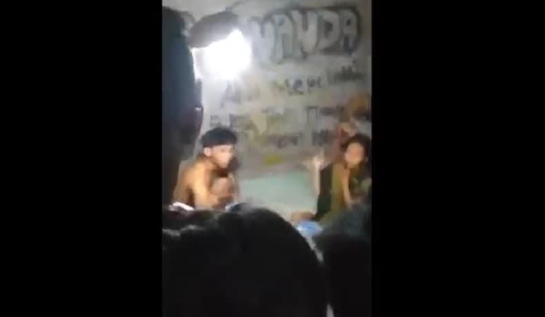 Viral Pasangan Remaja Gunungkidul Digerebek Warga saat Mesum di Rumah Kosong Viral Pasangan Remaja Gunungkidul Digerebek Warga saat Mesum di Rumah Kosong