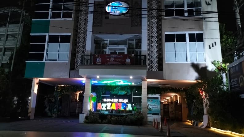 7 Jenazah Korban Lift Jatuh di Sekolah Az Zahra Sudah Dibawa ke Rumah Duka 7 Jenazah Korban Lift Jatuh di Sekolah Az Zahra Sudah Dibawa ke Rumah Duka