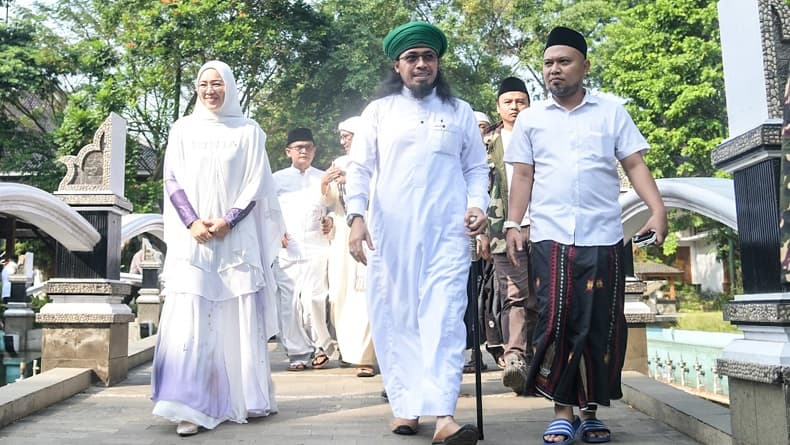 Selawat Nabi Bergemuruh di Taman Maya Datar Purwakarta, Ada Apa? Selawat Nabi Bergemuruh di Taman Maya Datar Purwakarta, Ada Apa?