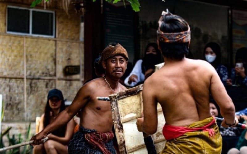 Suku-Suku di Pulau Bali dan Nusa Tenggara, Ada yang Menganut Agama Warisan Leluhur Suku-Suku di Pulau Bali dan Nusa Tenggara, Ada yang Menganut Agama Warisan Leluhur