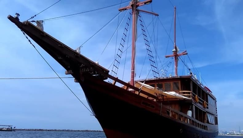 Kapal Layar Tradisional Asal Indonesia Pinisi, Kebanggaan Masyarakat Bugis Kapal Layar Tradisional Asal Indonesia Pinisi, Kebanggaan Masyarakat Bugis