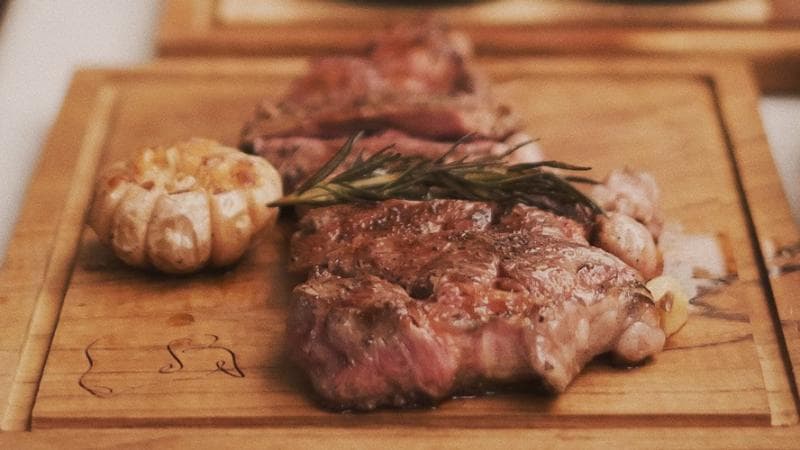 Mengenal Daging Sapi Black Angus, Rasanya Tak Kalah Mewah dari Wagyu Mengenal Daging Sapi Black Angus, Rasanya Tak Kalah Mewah dari Wagyu