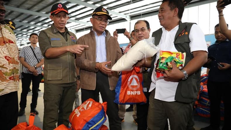 Bencana Kelaparan Papua Tengah, Pemerintah Salurkan 50 Ton Beras hingga Makanan Siap Saji Bencana Kelaparan Papua Tengah, Pemerintah Salurkan 50 Ton Beras hingga Makanan Siap Saji
