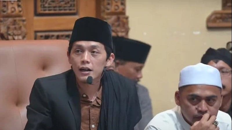 Profil dan Biodata Gus Iqdam Muhammad, Penceramah Lucu yang Pernah Dicurhati Happy Asmara Profil dan Biodata Gus Iqdam Muhammad, Penceramah Lucu yang Pernah Dicurhati Happy Asmara