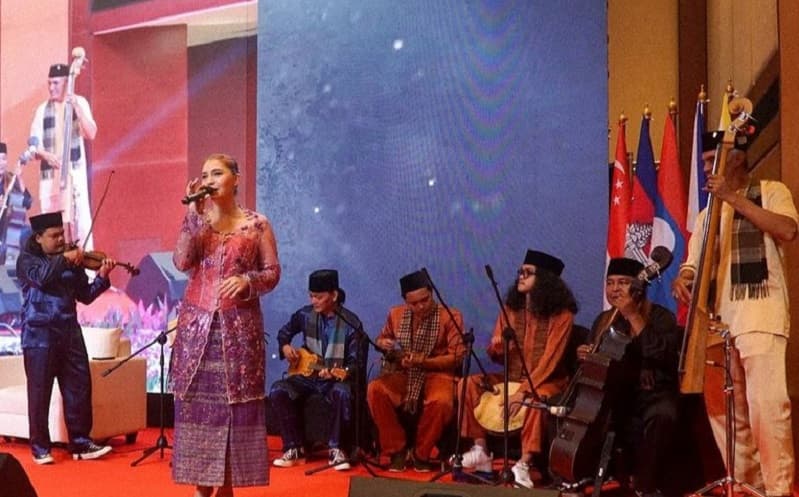 Keroncong, Musik Asli Indonesia Kesukaan Bung Karno yang Pernah Dilabeli PKI Keroncong, Musik Asli Indonesia Kesukaan Bung Karno yang Pernah Dilabeli PKI