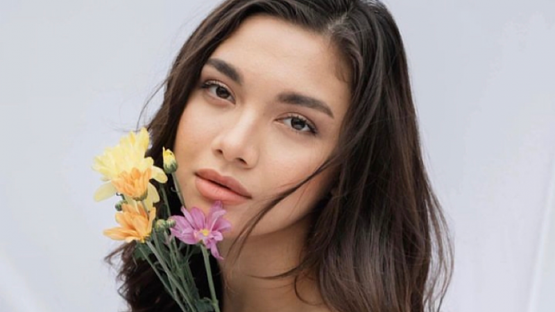 Jelang FIBA World Cup 2023, Angela Gilsha Ikut Tanam Bakau untuk Kurangi Emisi Karbon Jelang FIBA World Cup 2023, Angela Gilsha Ikut Tanam Bakau untuk Kurangi Emisi Karbon